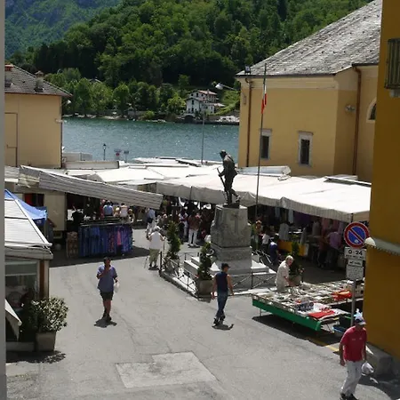 Dei Poeti Villa *